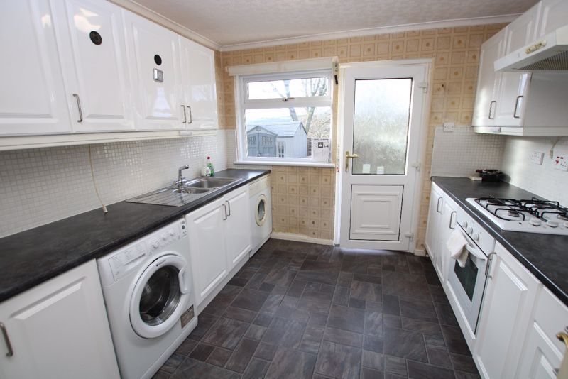 3 bed terraced house for sale in Nobleston Estate, Alexandria G83, £89,000