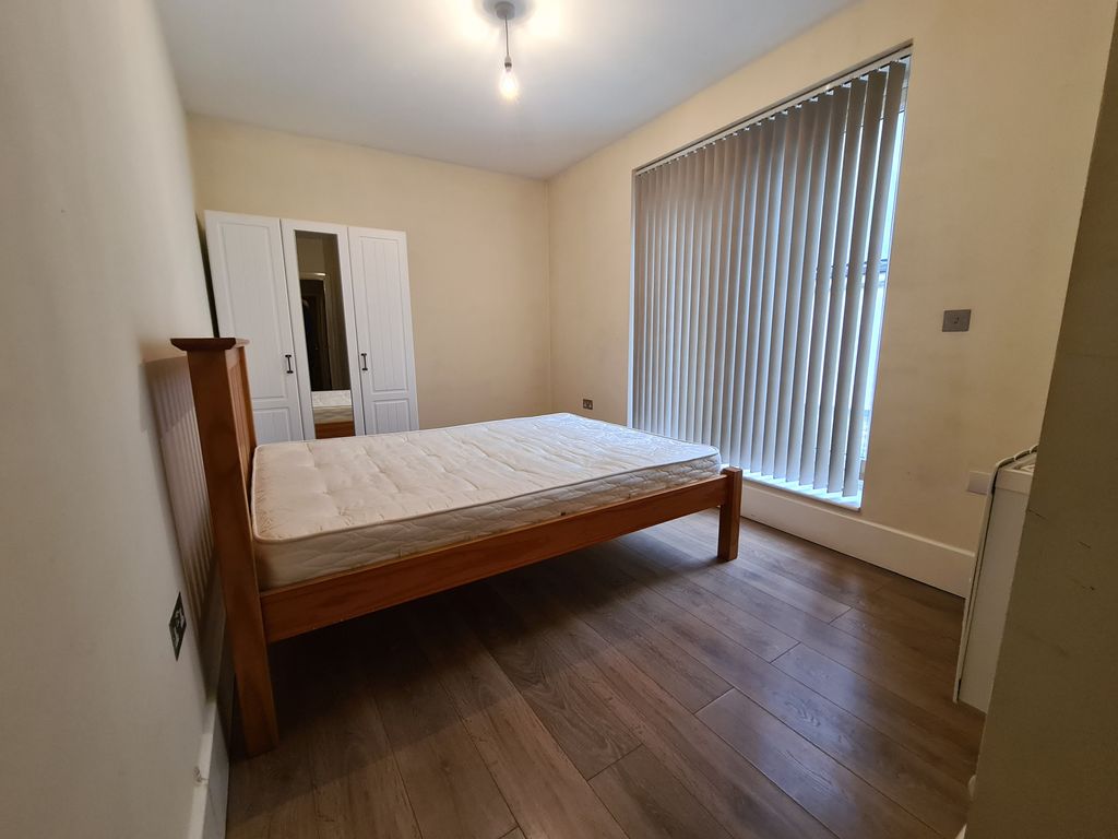 1 bed flat to rent in Clifton Terrace, London N4, £1,700 pcm
