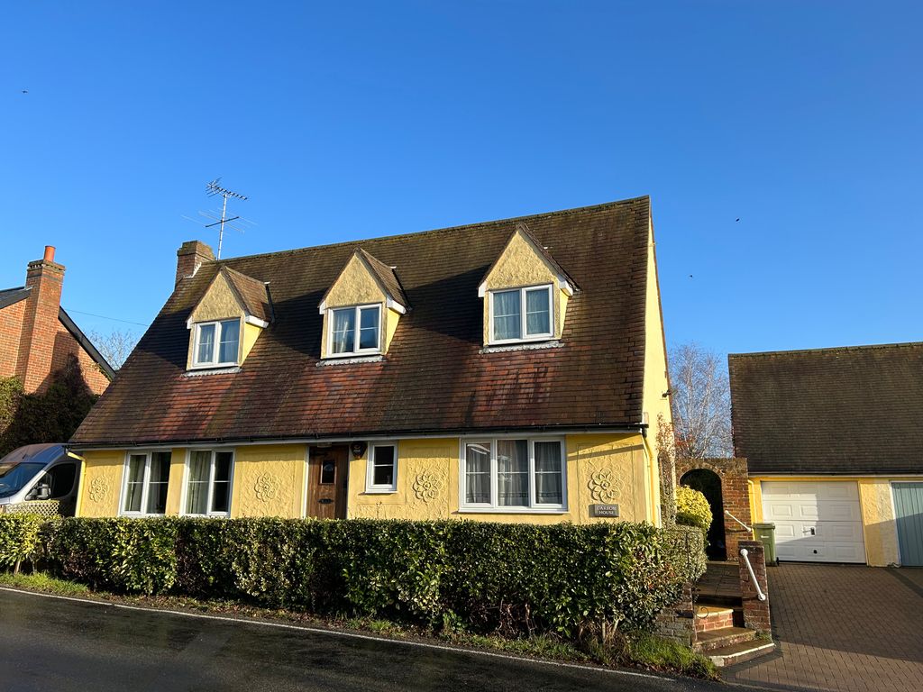 2 bed detached house for sale in Bell Lane, Great Bardfield CM7, £450,000