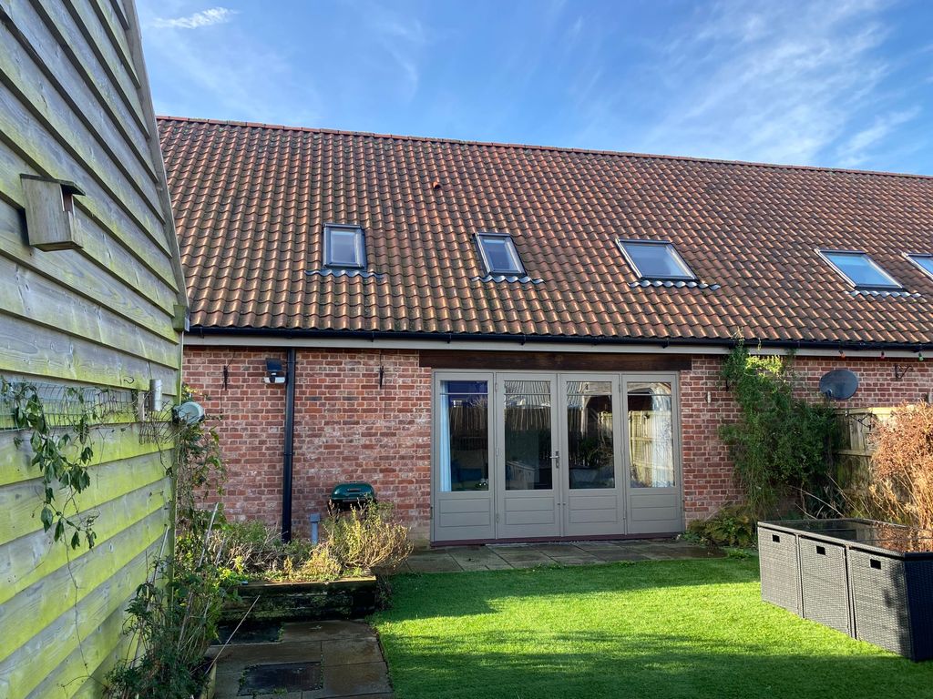 4 bed barn conversion to rent in Hemsby Road, Martham, Great Yarmouth NR29, £1,900 pcm