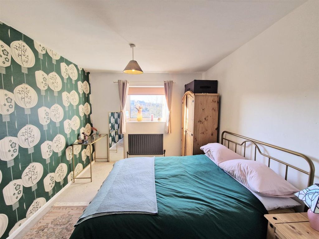 2 bed flat to rent in Longwood Road, Rednal, Birmingham B45, £850 pcm