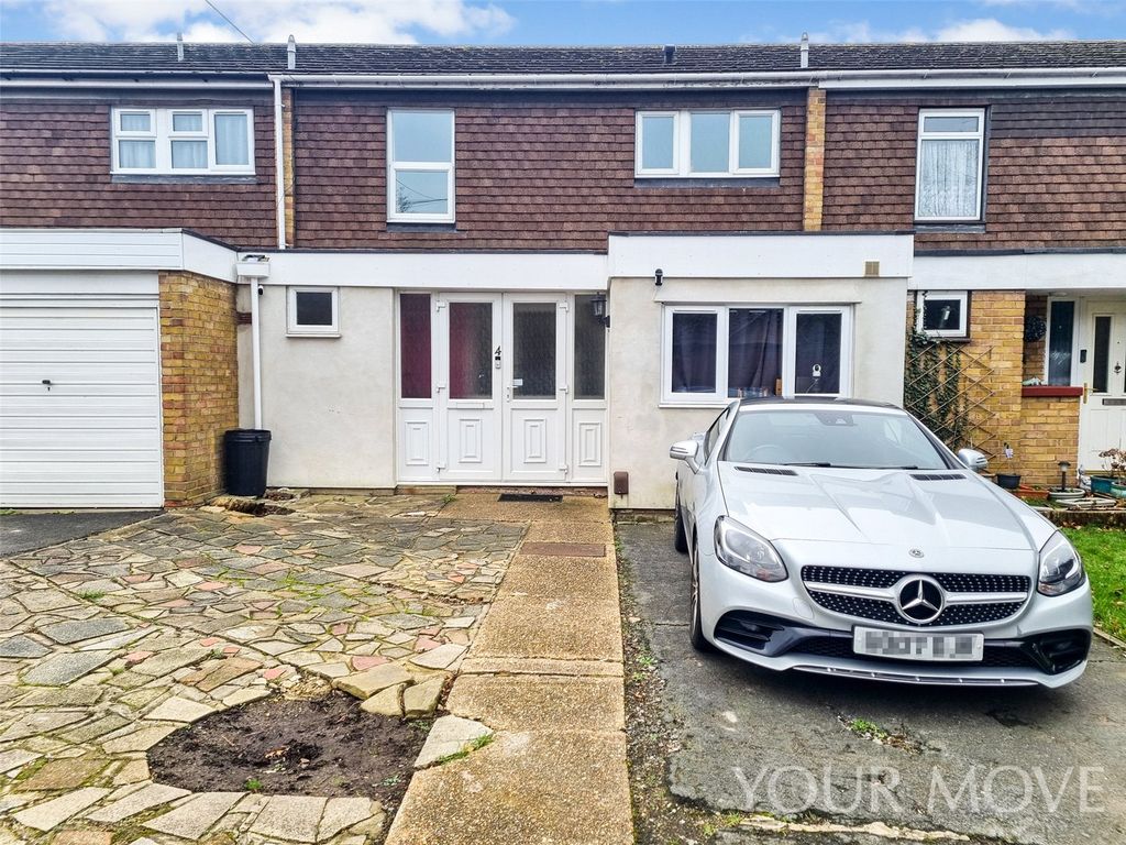 2 bed terraced house for sale in Manor Road, Romford RM1, £425,000
