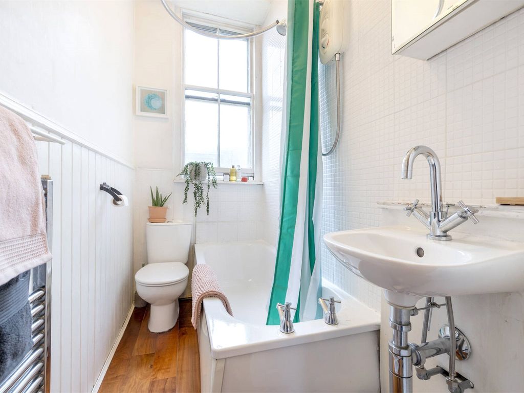 2 bed flat for sale in 44/3, Sloan Street, Leith, Edinburgh EH6, £220,000