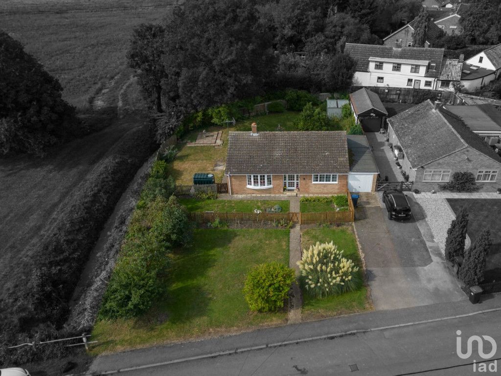 3 bed detached bungalow for sale in Main Street, Little Thetford Ely CB6, £380,000