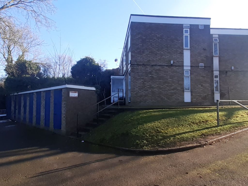 1 bed flat for sale in Dunstable Road, Luton LU4, £120,000