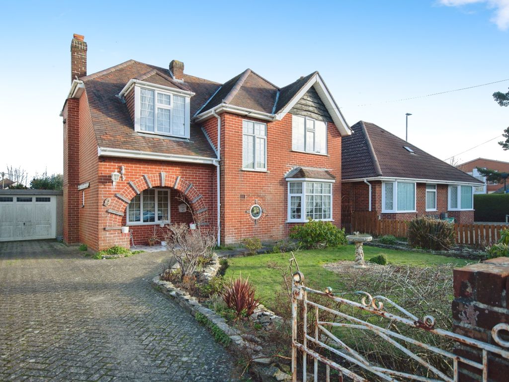 3 bed detached house for sale in Parkstone Heights, Poole BH14, £435,000