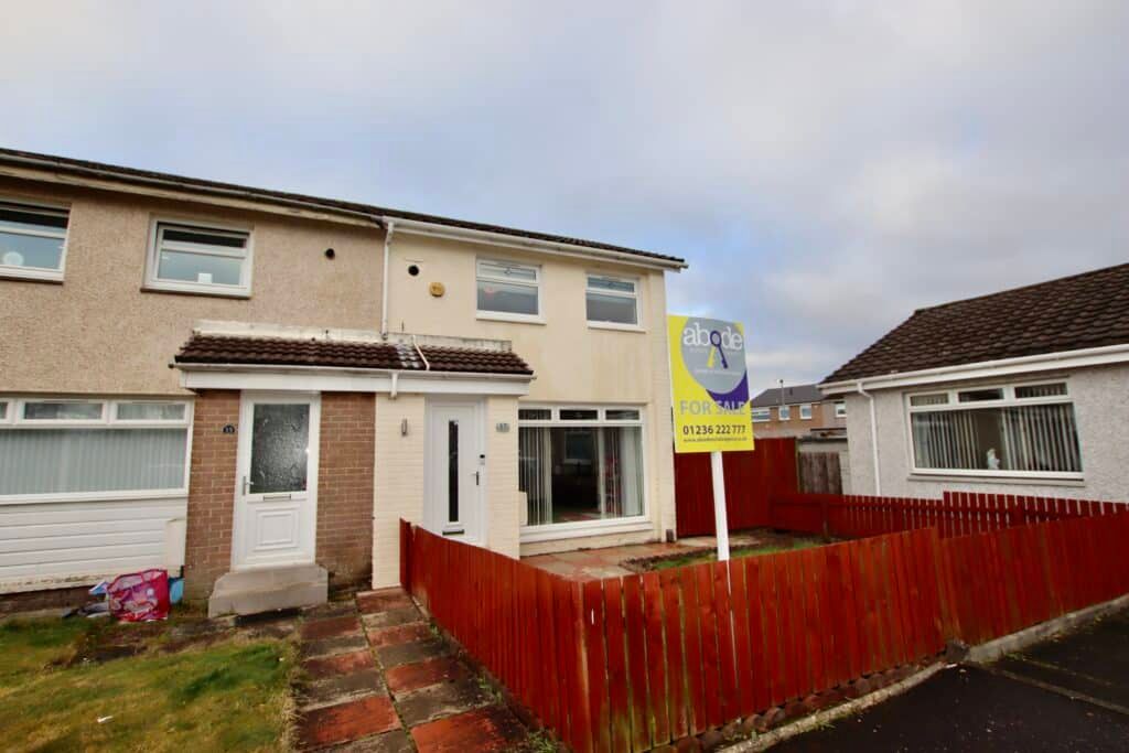 2 bed end terrace house for sale in Crathie Drive, Glenmavis, Airdrie ML6, £129,999