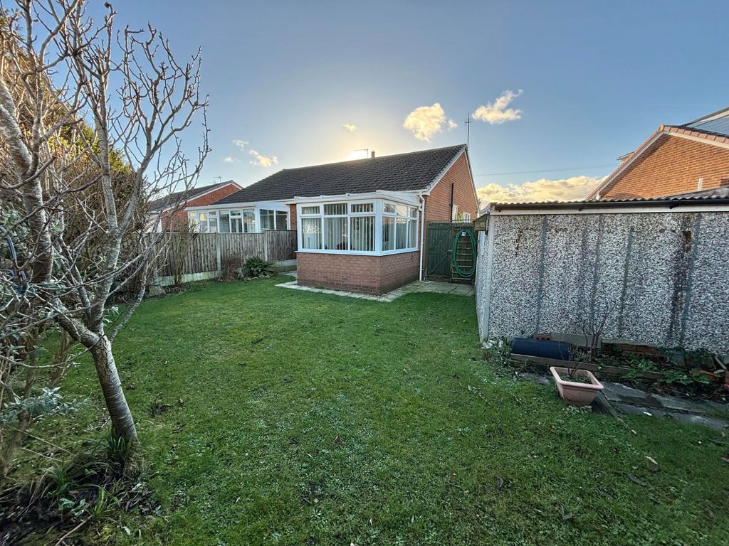 2 bed bungalow for sale in Coniston Avenue, Knott End On Sea FY6, £172,500