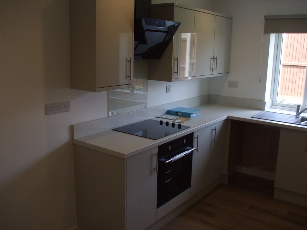 3 bed detached bungalow to rent in Carpenters Close, Hales, Norwich NR14, £1,200 pcm