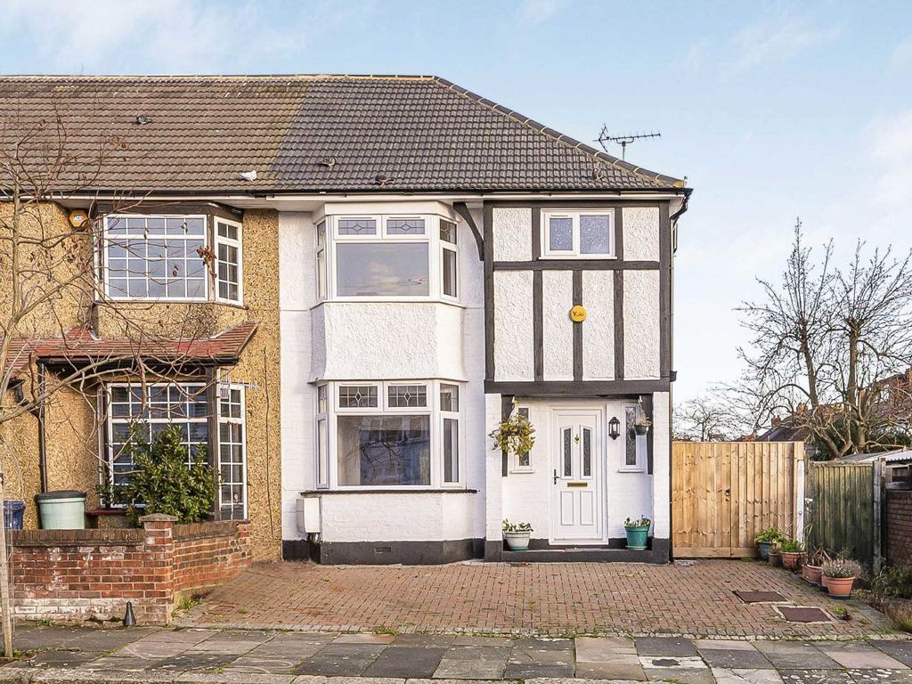 4 bed semi-detached house for sale in Avon Road, Greenford UB6, £660,000