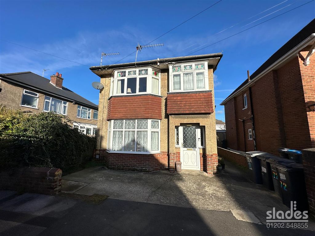 1 bed flat for sale in Markham Road, Winton, Bournemouth BH9, £189,950