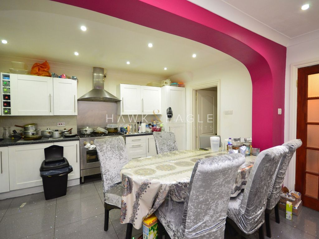 4 bed terraced house for sale in Harcourt Avenue, London, Greater London. E12, £574,999