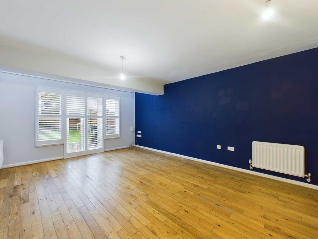 4 bed property for sale in White Lion Street, Apsley HP3, £480,000