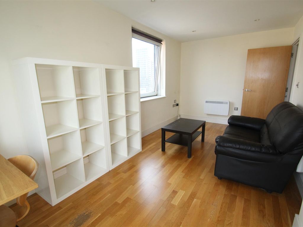 1 bed flat to rent in Wharf Side South, Preston Road, London E14, £1,690 pcm
