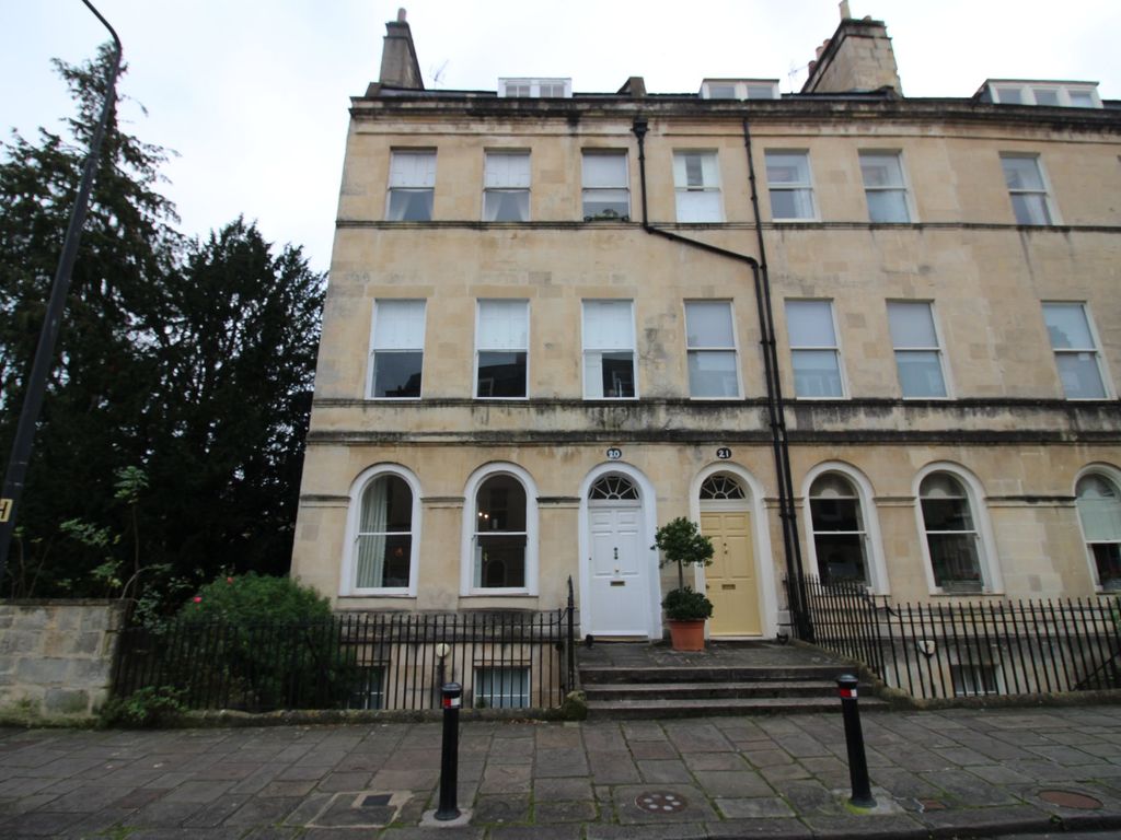 2 bed flat to rent in Henrietta Street, Bath BA2, £1,150 pcm