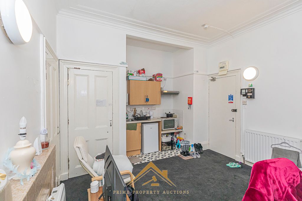 5 bed terraced house for sale in 2 Roslin Terrace, Aberdeen AB24, £140,000