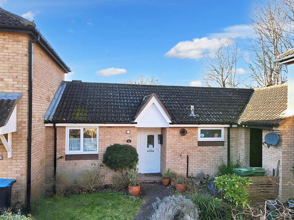 1 bed bungalow for sale in Martingale Place, Downs Barn, Milton Keynes MK14, £235,000