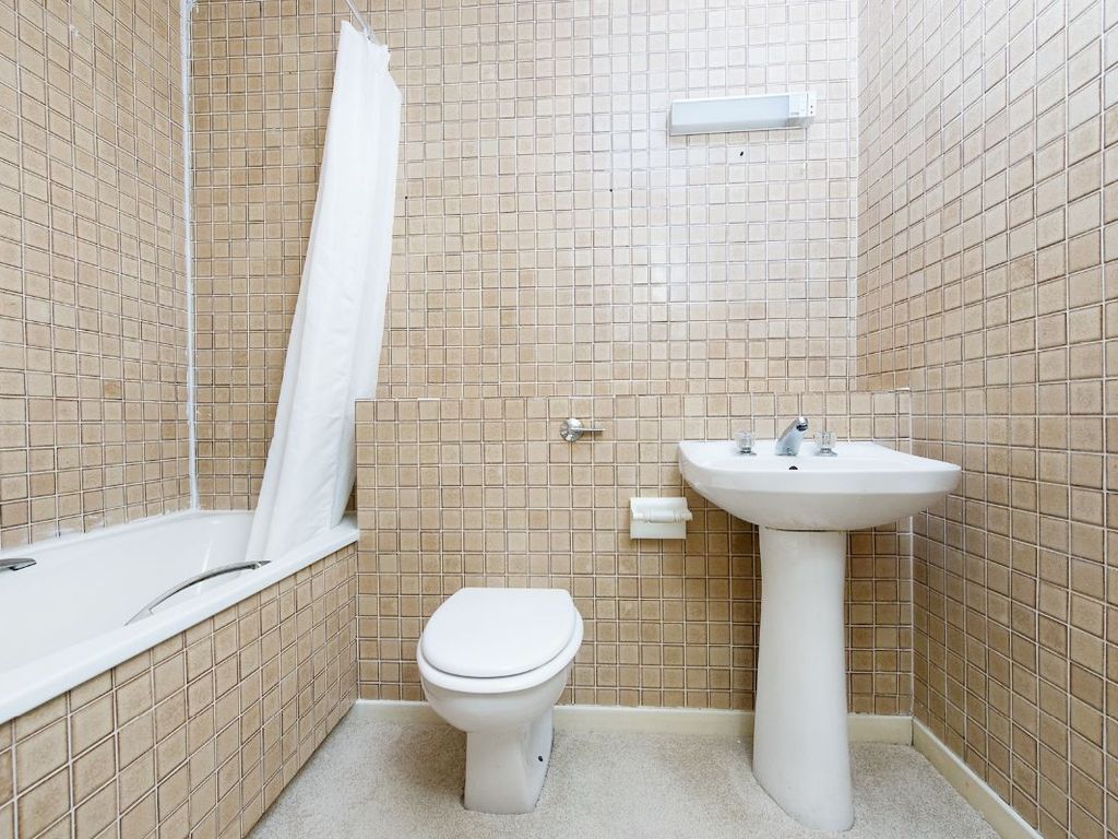 Studio for sale in Cranley Gardens, London SW7, £475,000