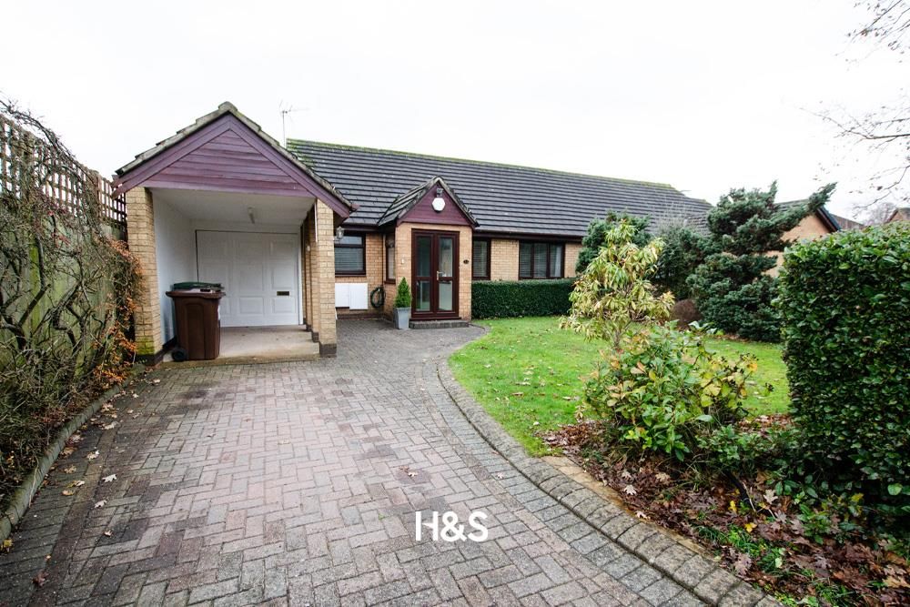 2 bed semi-detached bungalow to rent in Sandbarn Close, Shirley, Solihull B90, £1,350 pcm