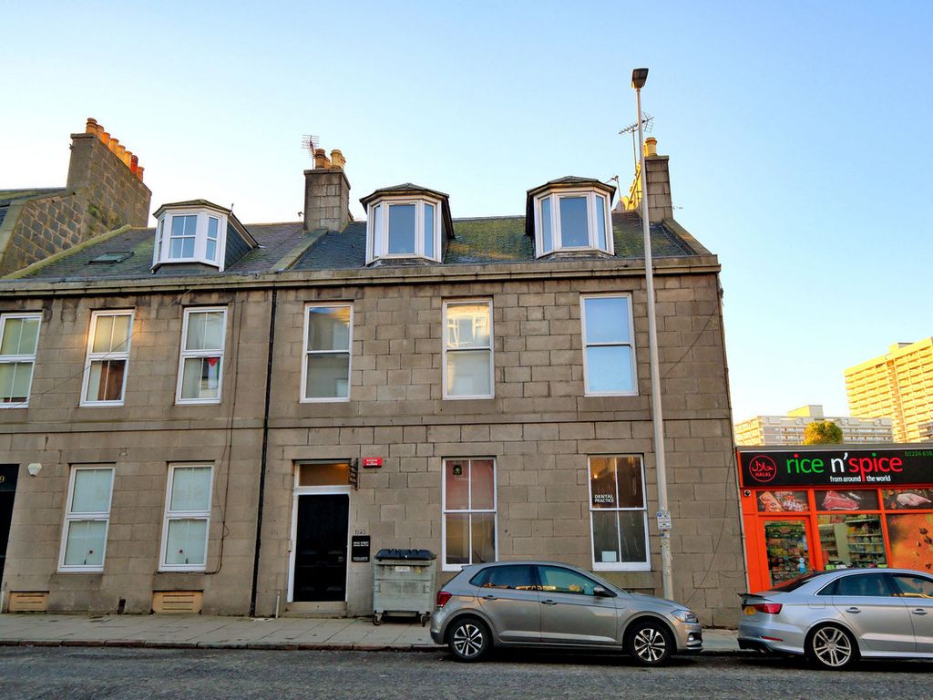 2 bed flat for sale in King Street, Aberdeen AB24, £80,000