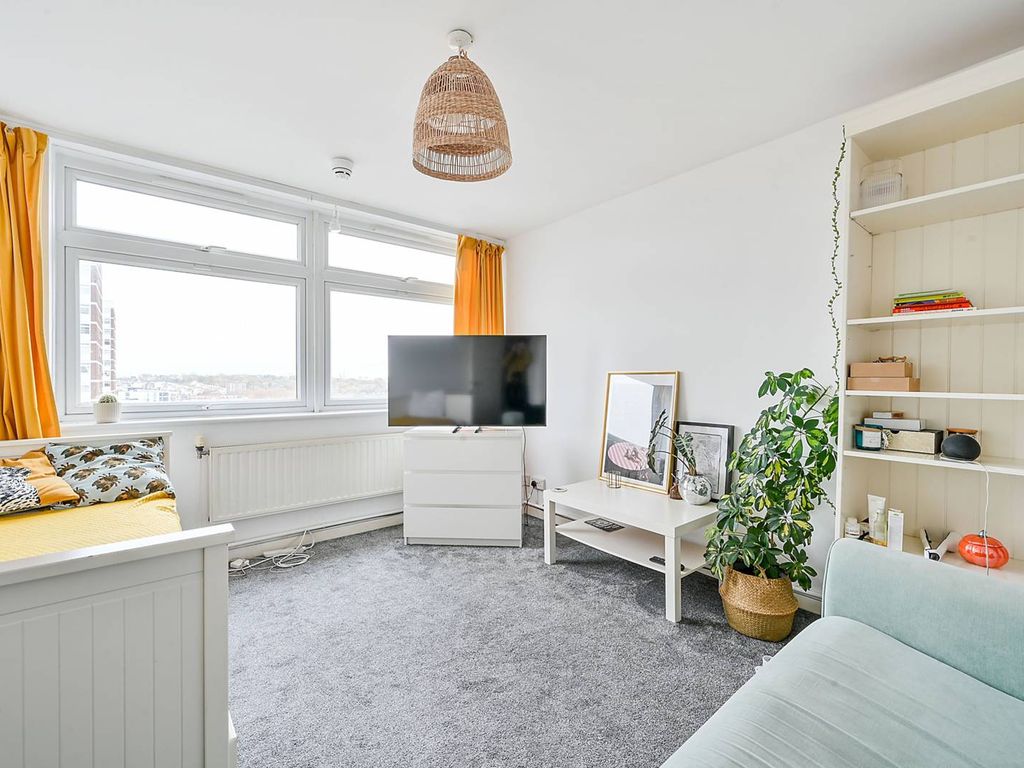 1 bed flat to rent in Shepherd's Bush Green, Shepherd's Bush, London W12, £2,300 pcm