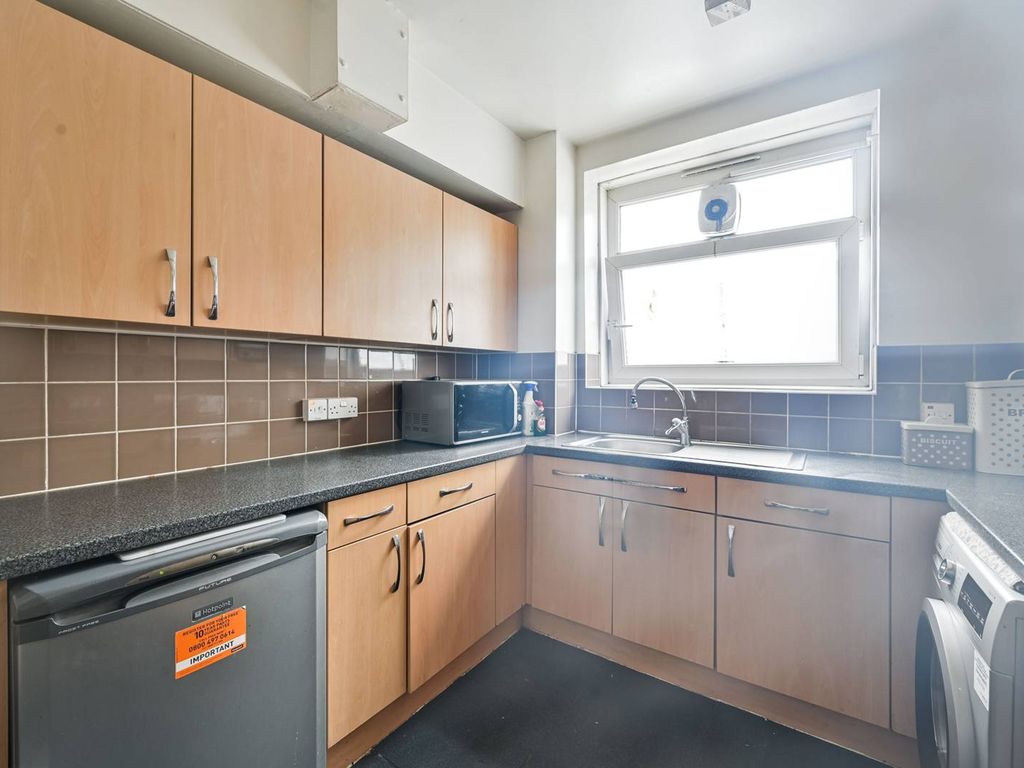 3 bed flat for sale in Newmill House, Devas Street, Bow, London E3, £400,000