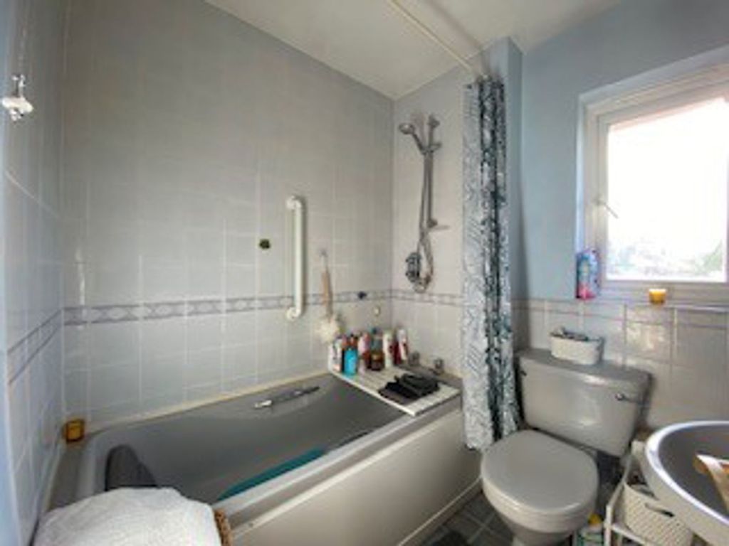 3 bed terraced house for sale in Cudham Close, Belmont SM2, £490,000