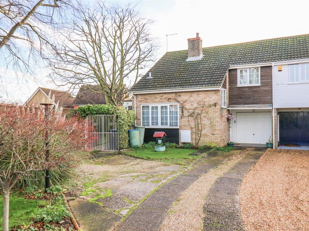 3 bed property for sale in Linton Close, Newmarket CB8, £320,000