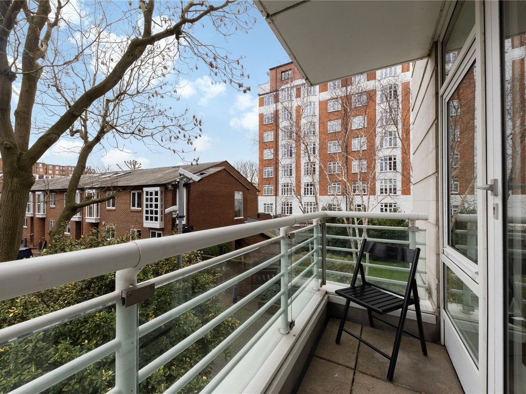 3 bed flat for sale in Abbey Road, London NW8, £1,500,000