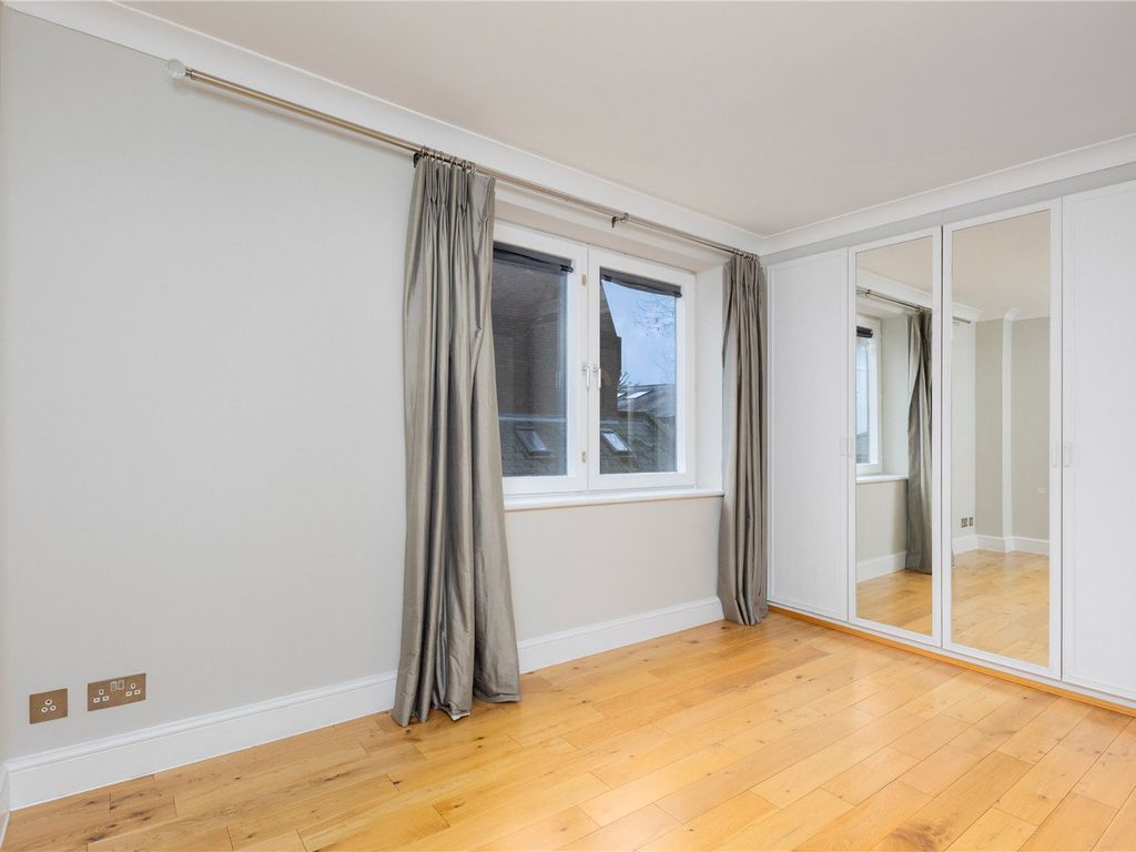 3 bed flat for sale in Abbey Road, London NW8, £1,500,000