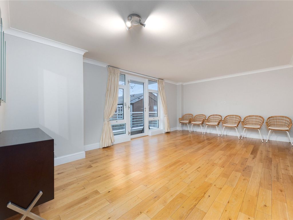 3 bed flat for sale in Abbey Road, London NW8, £1,500,000