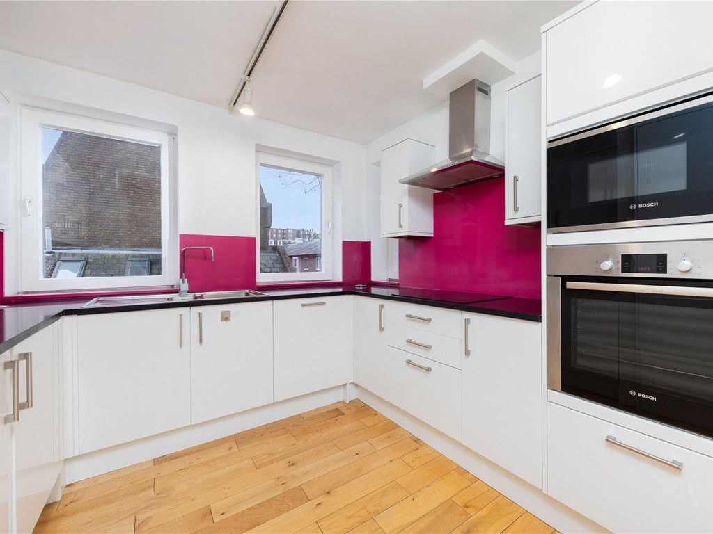 3 bed flat for sale in Abbey Road, London NW8, £1,500,000