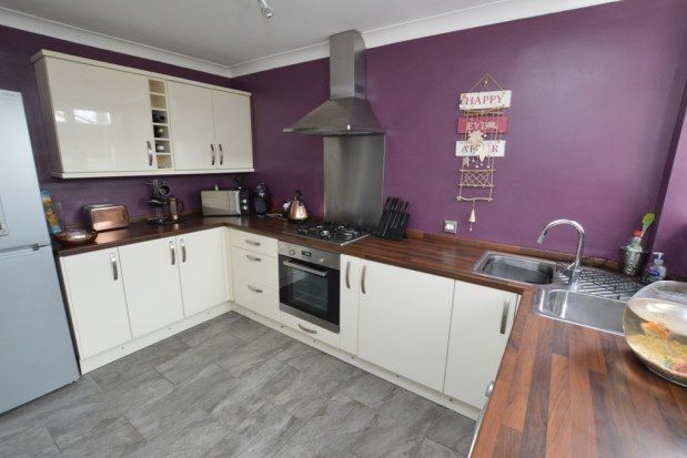 3 bed property to rent in Boughton Lane, Chesterfield S43, £900 pcm