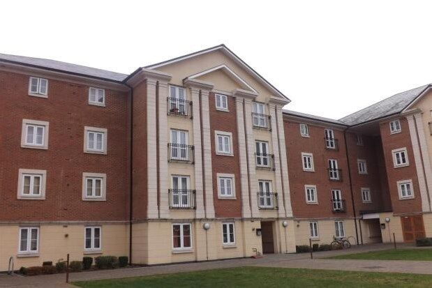 2 bed flat to rent in Brunel Crescent, Swindon SN2, £1,000 pcm