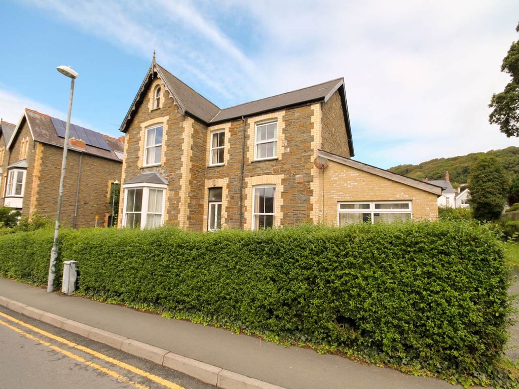 8 bed property to rent in Caradog Road, Aberystwyth, Ceredigion SY23, £3,640 pcm