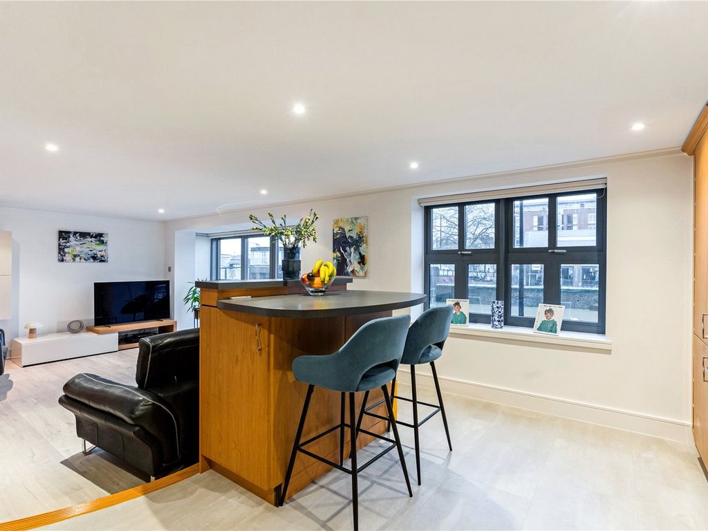 3 bed flat for sale in Redcliff Backs, Bristol BS1, £655,000