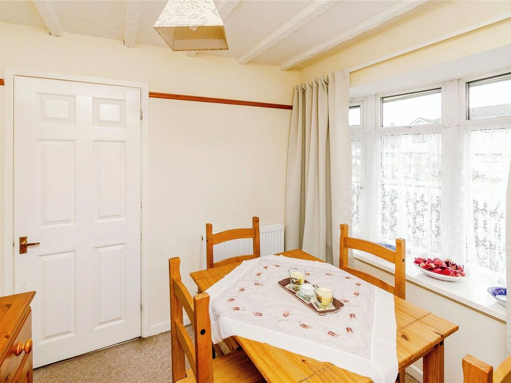 3 bed flat for sale in Chester Road, Brownhills, Walsall WS8, £260,000