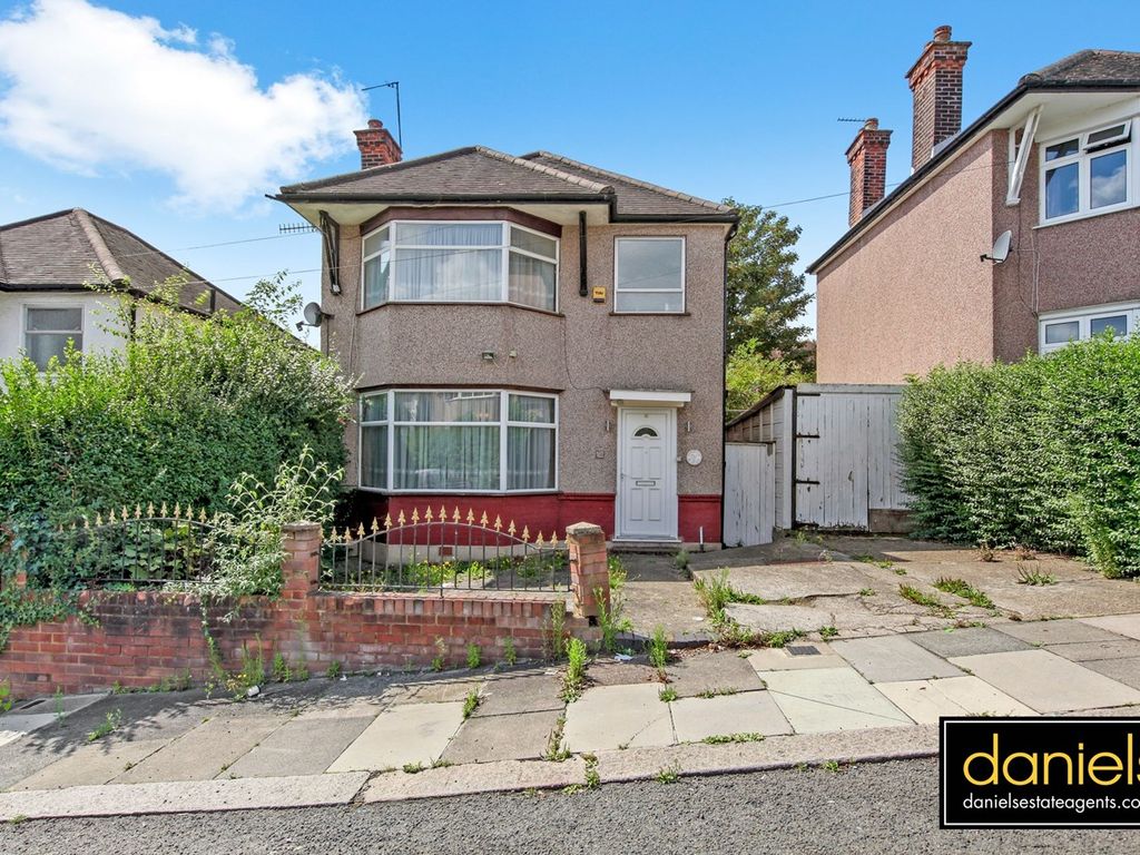 3 bed detached house for sale in Hill Close, Dollis Hill, London NW2, £769,500