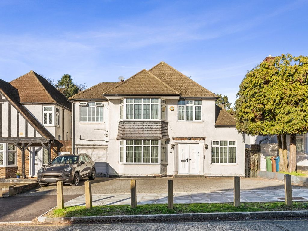 4 bed property for sale in Pangbourne Drive, Stanmore HA7, £1,350,000