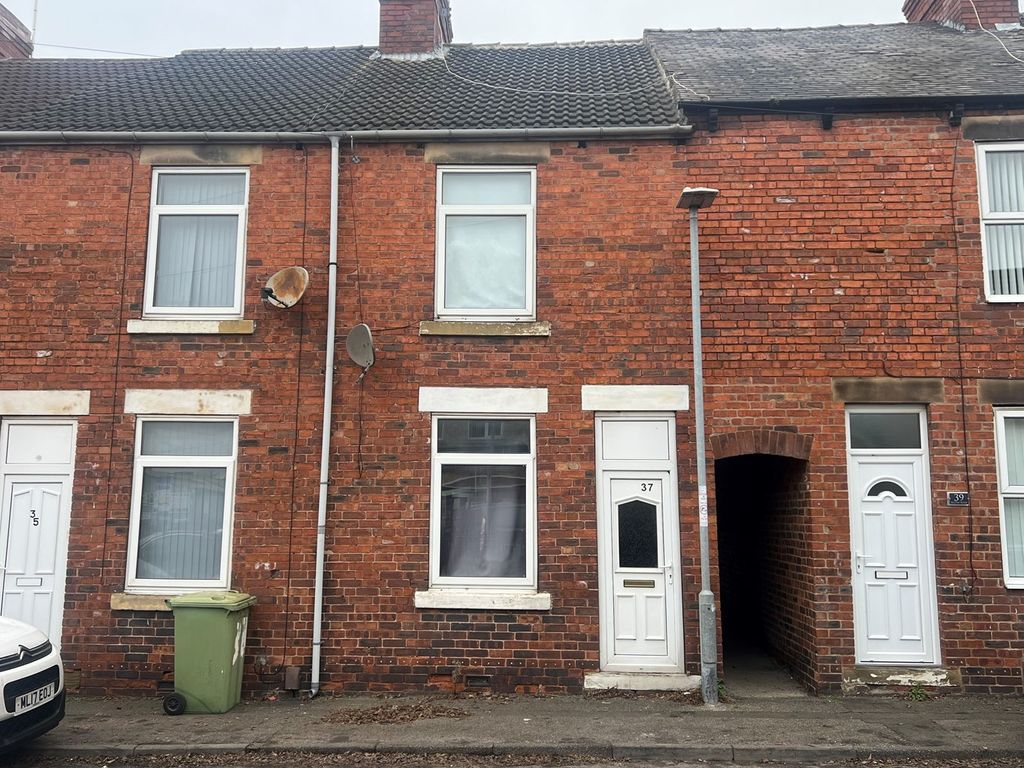 3 bed terraced house for sale in Kilton Road, Worksop S80, £76,000