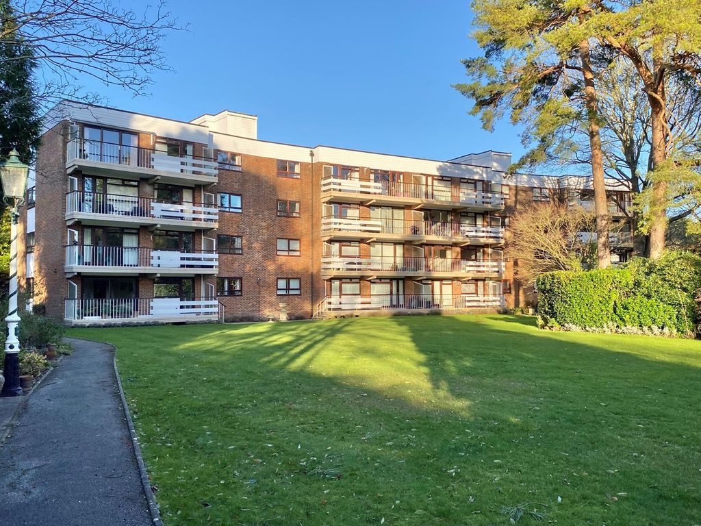 3 bed flat for sale in Martello House, 2 Western Road, Canford Cliffs BH13, £425,000