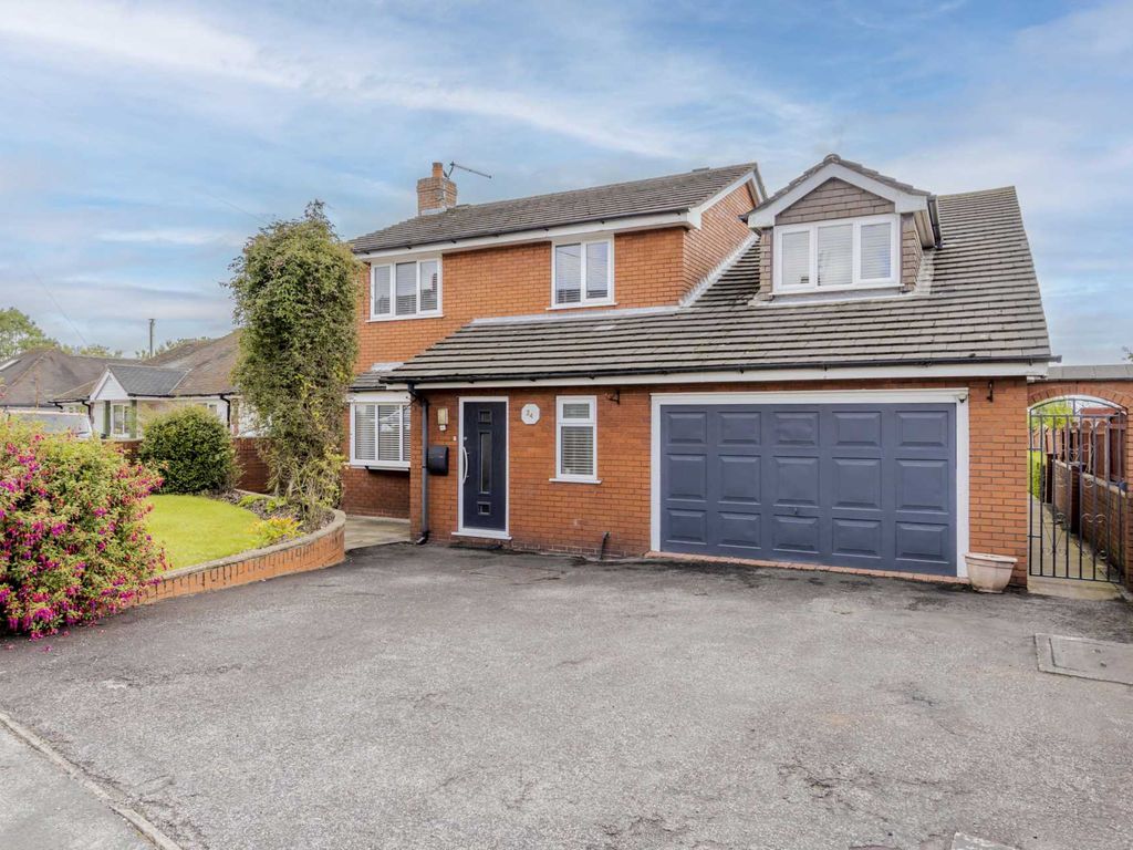 4 bed detached house for sale in Long Lane, Harriseahead ST7, £400,000