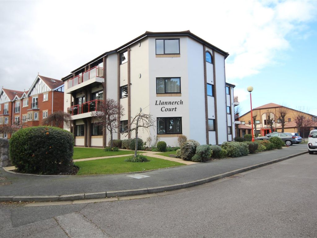 2 bed flat for sale in Cwrt Y Coleg, Rhos On Sea, Colwyn Bay LL28, £179,950