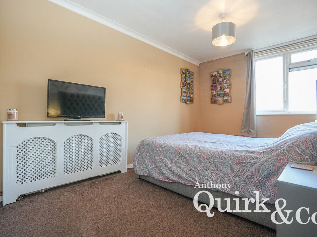 1 bed flat for sale in Ballards Walk, Basildon SS15, £125,000