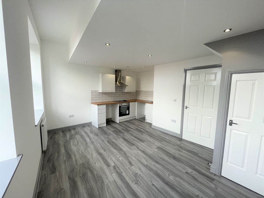 1 bed flat to rent in Shafton Lane, Leeds LS11, £795 pcm