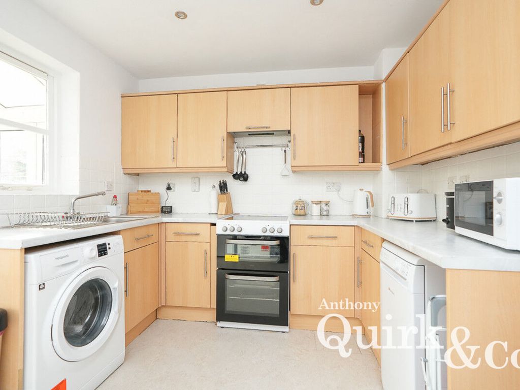 2 bed semi-detached house for sale in Barnwell Drive, Hockley SS5, £325,000
