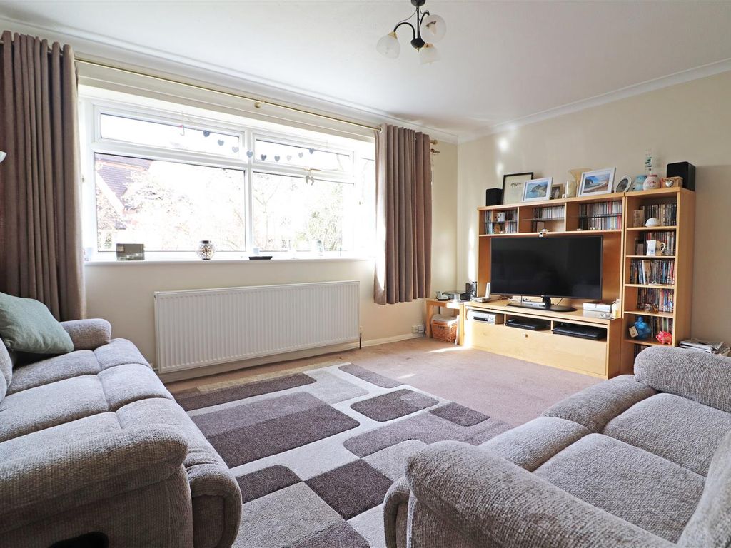 3 bed terraced house for sale in Nash Drive, Redhill RH1, £475,000