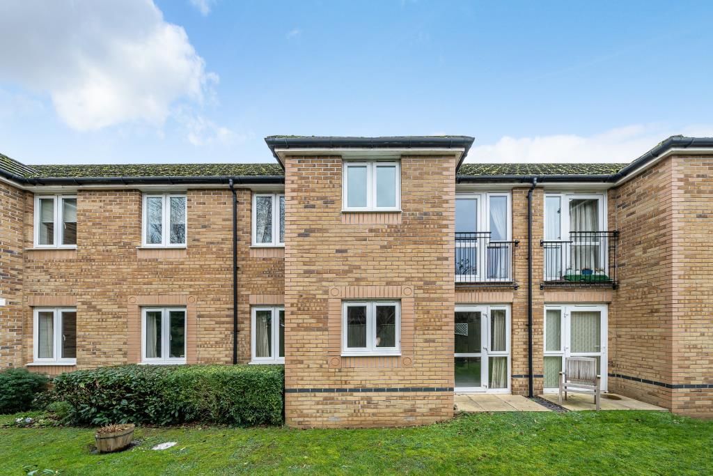 1 bed flat for sale in Cherwell Court, Oxford OX5, £130,000