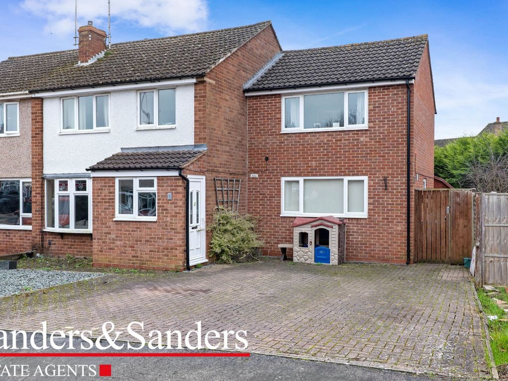 4 bed semi-detached house for sale in Hadrians Walk, Alcester B49, £375,000