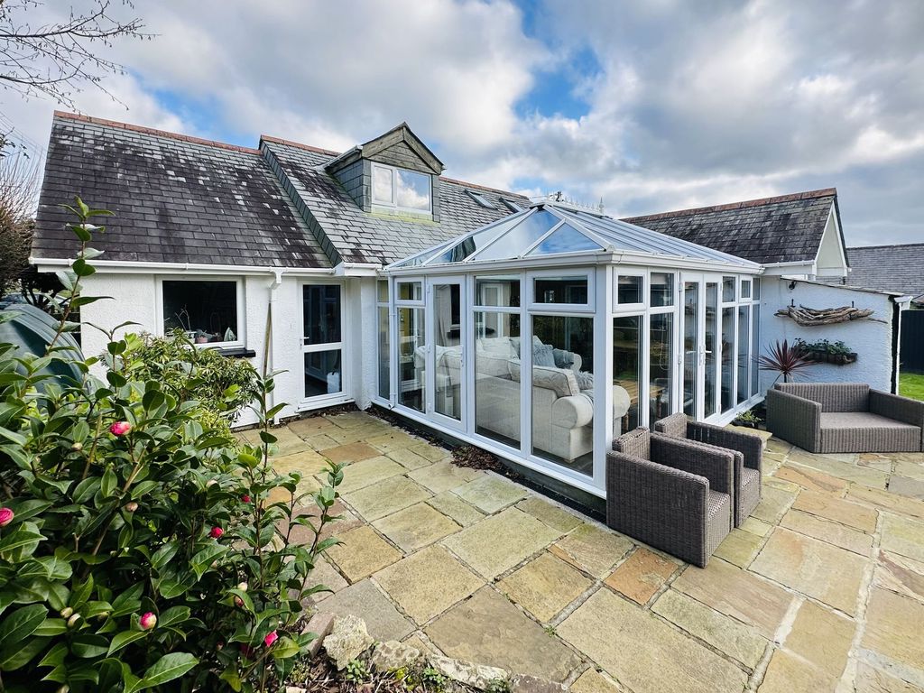 4 bed detached bungalow for sale in Sampys Hill, Mawnan Smith TR11, £520,000